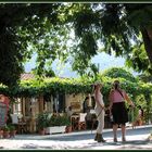 Wandern auf Samos: ein kühles Glas Götterwein in der Taverne