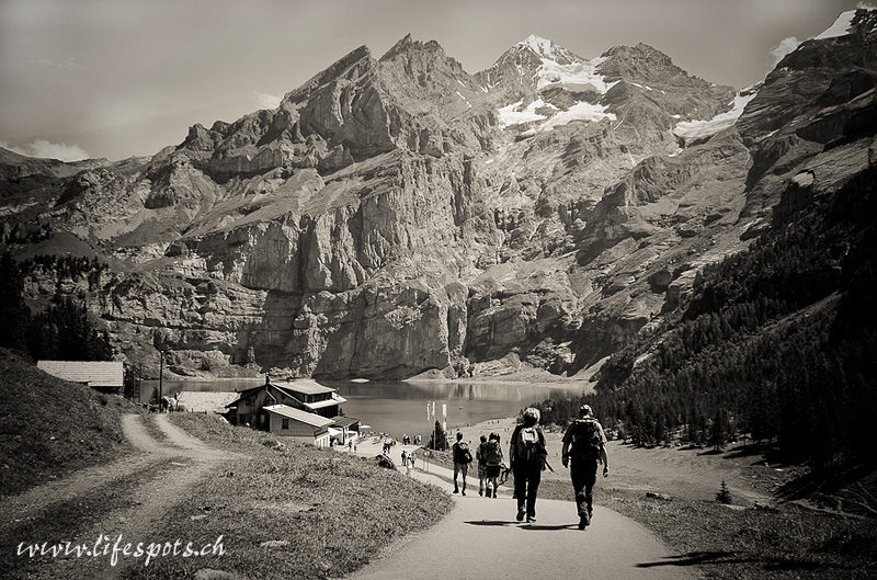 Wandern zur Oeschinensee