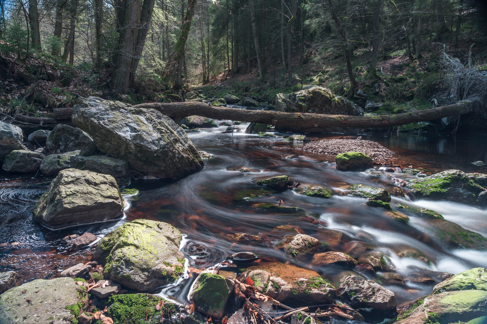 Wanderpause am Bach