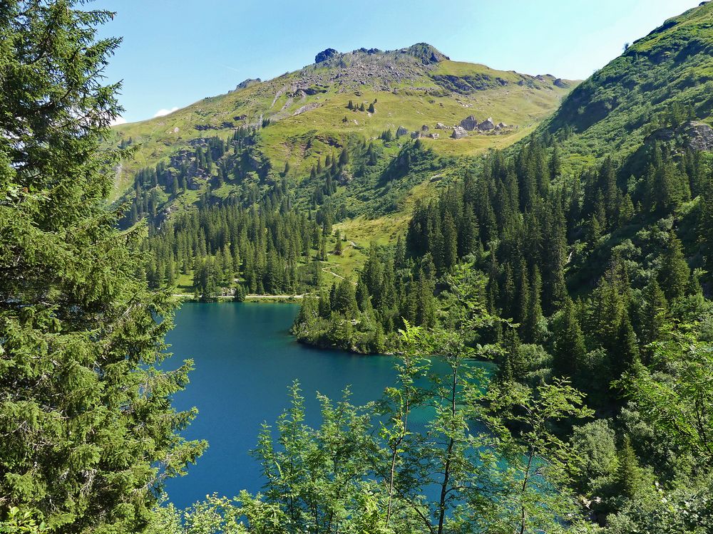 Wanderung um den Garichti-See