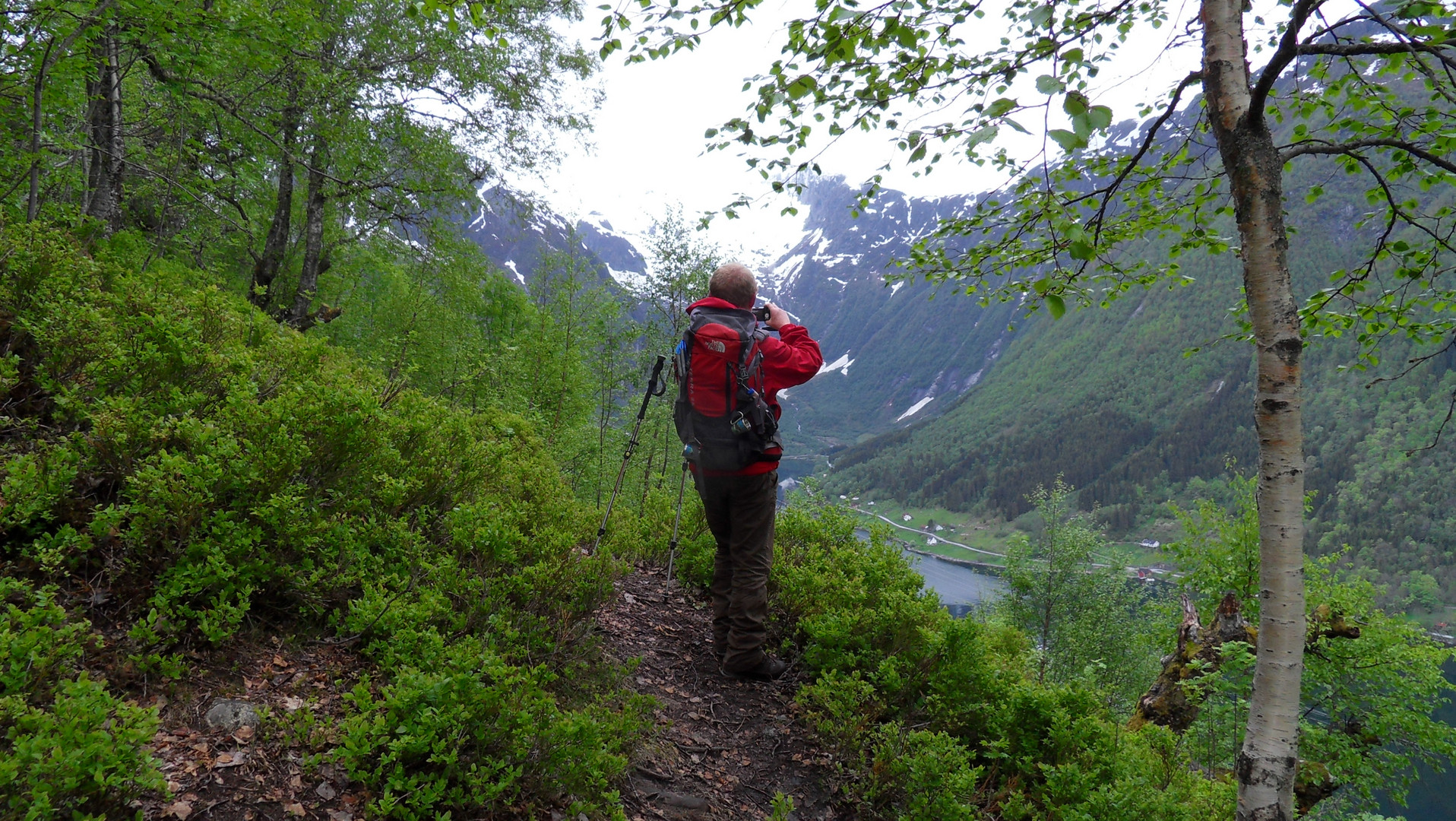 Wanderung von Balestrand auf den Raudemelen