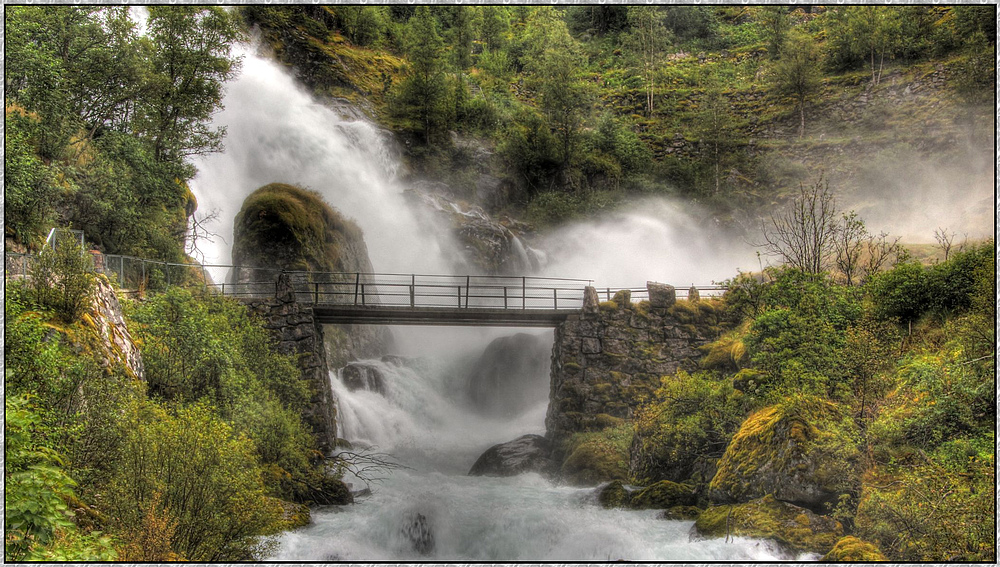 Wanderung zum Brigsdalsbreen: Norwegenreise 2012 ( HDR )