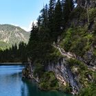 Wanderweg am Pragser Wildsee