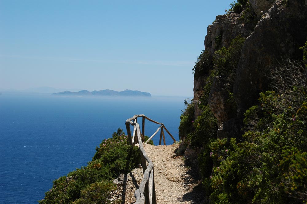 Wanderweg auf der Insel Marettimo