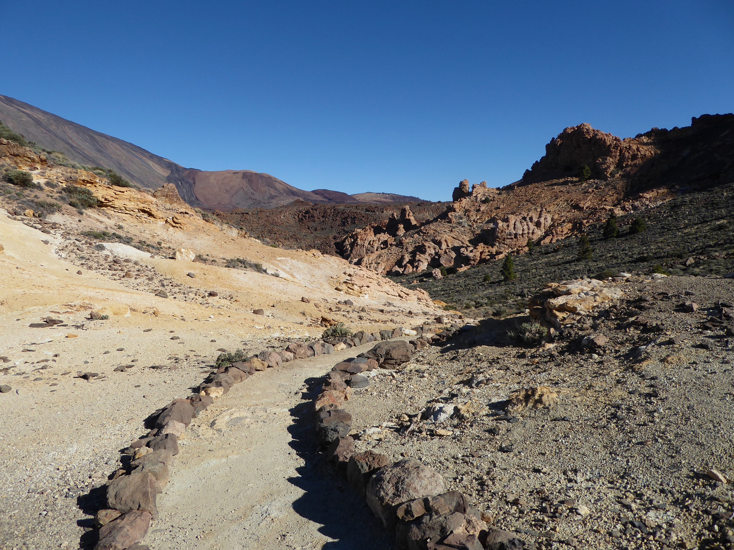 Wanderweg im Teide-Nationalpark