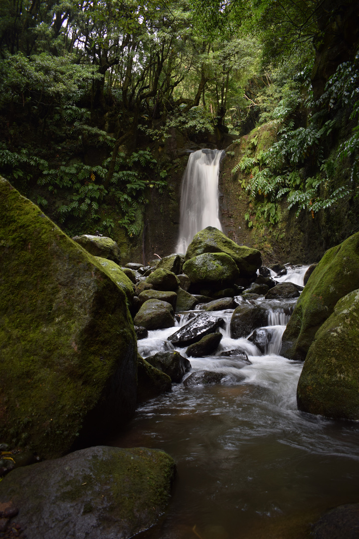 Wanderweg mit 2 Wasserfällen