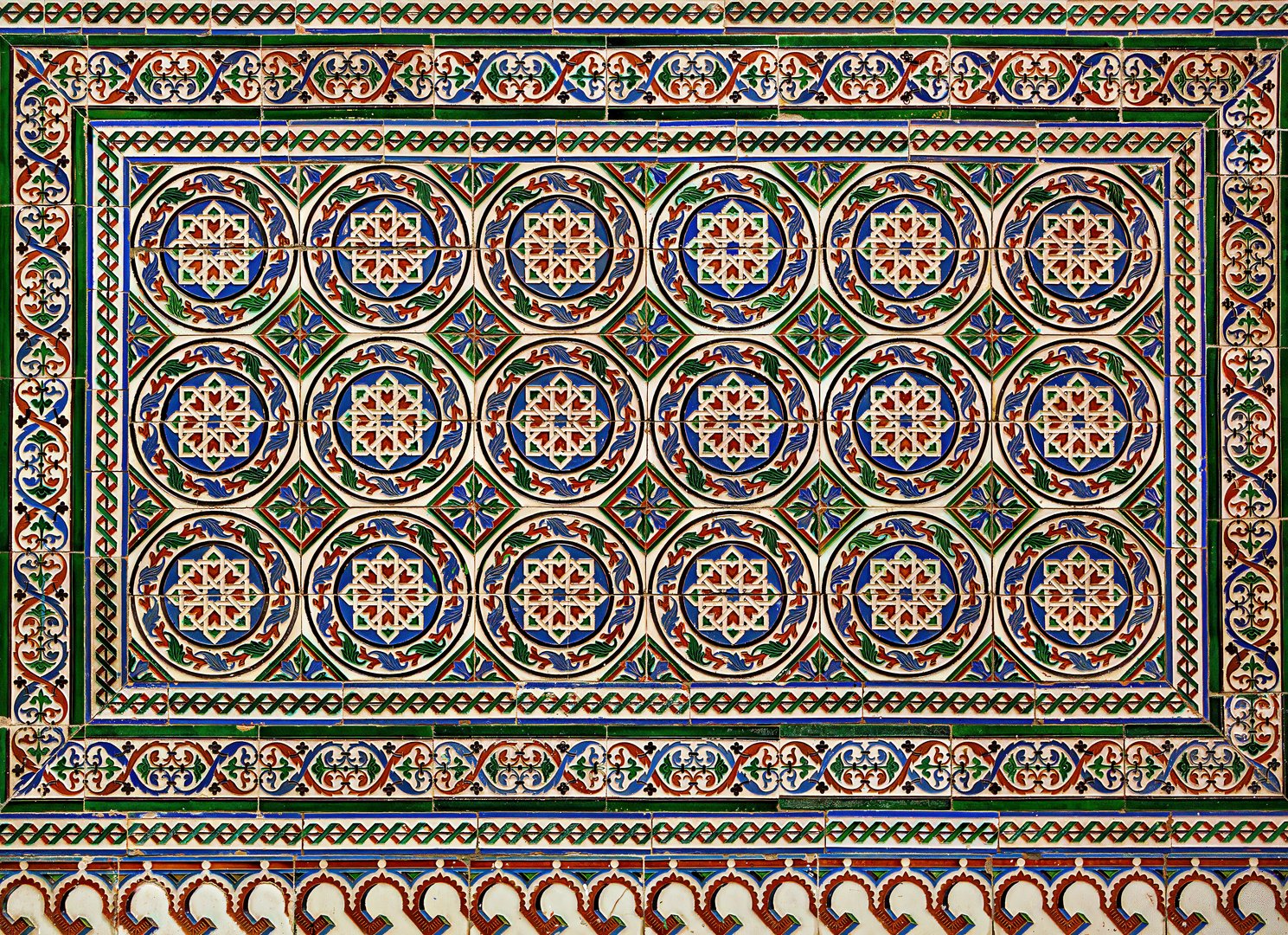 Wandfliesen in der Alhambra