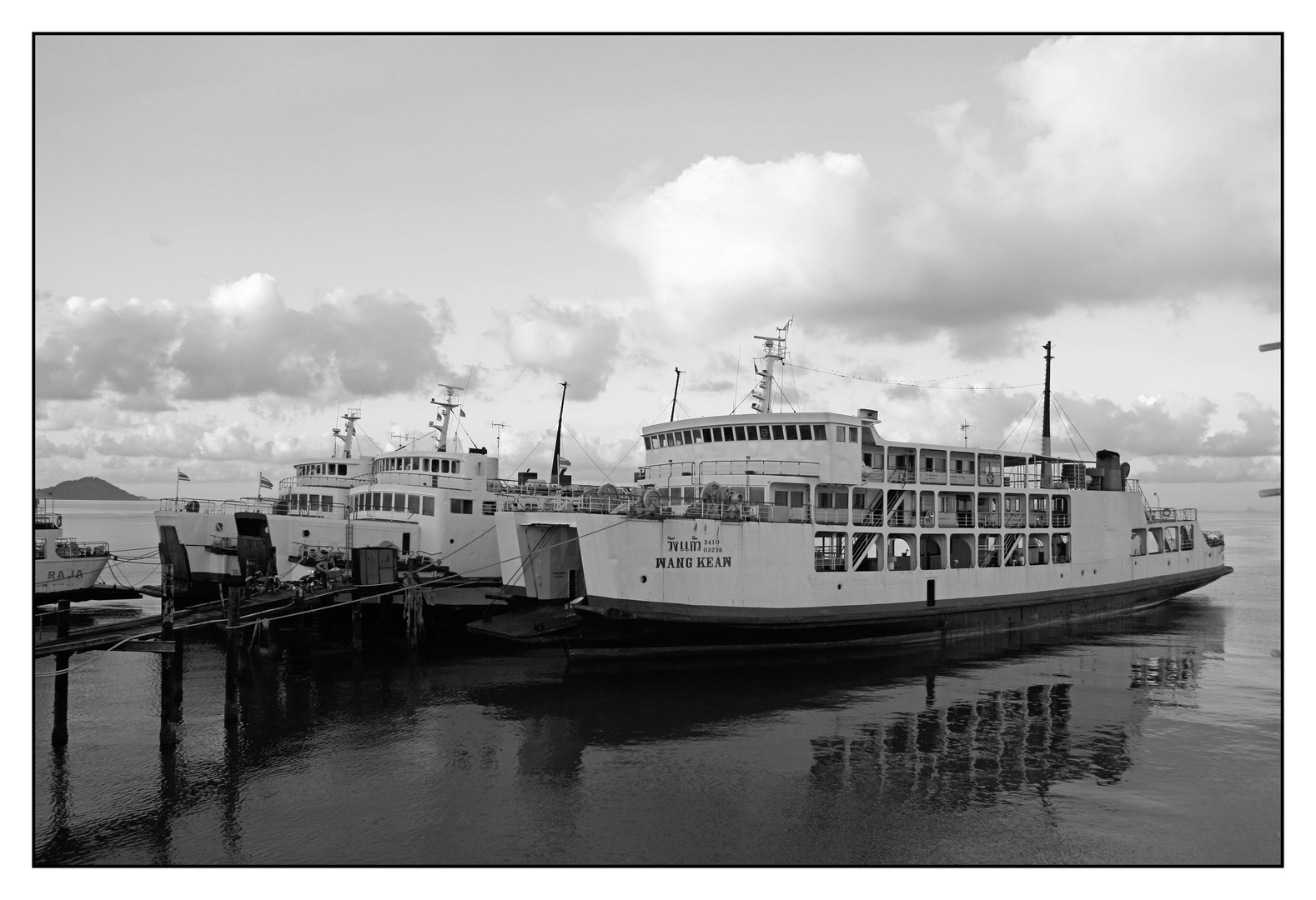 Wang Kaew Raja Ferry Samui