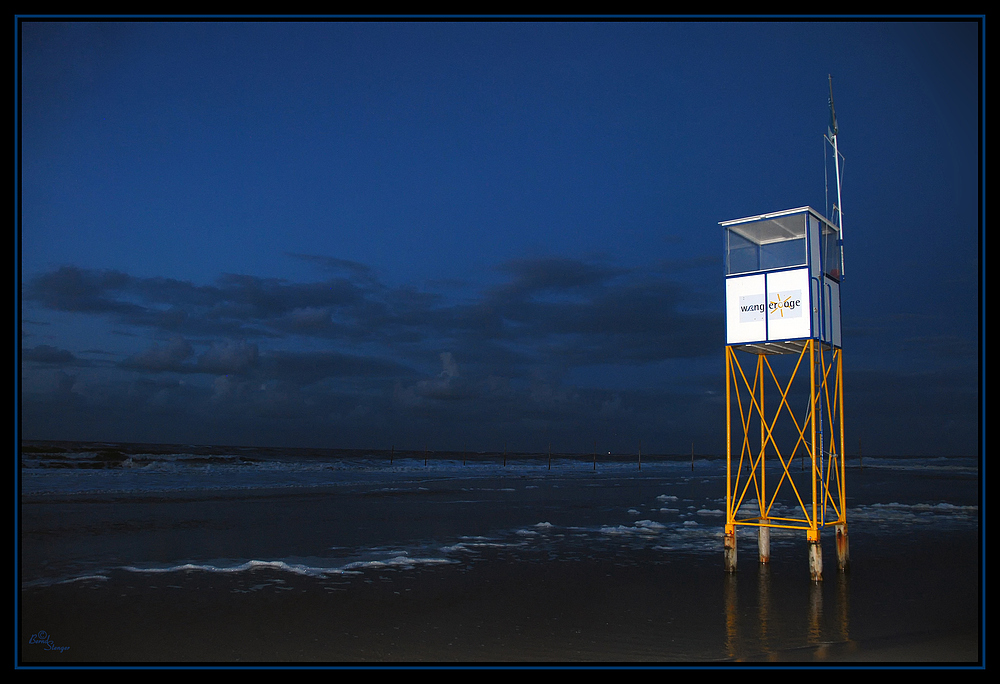 Wangerooge 2009 _ Baywatch @ night