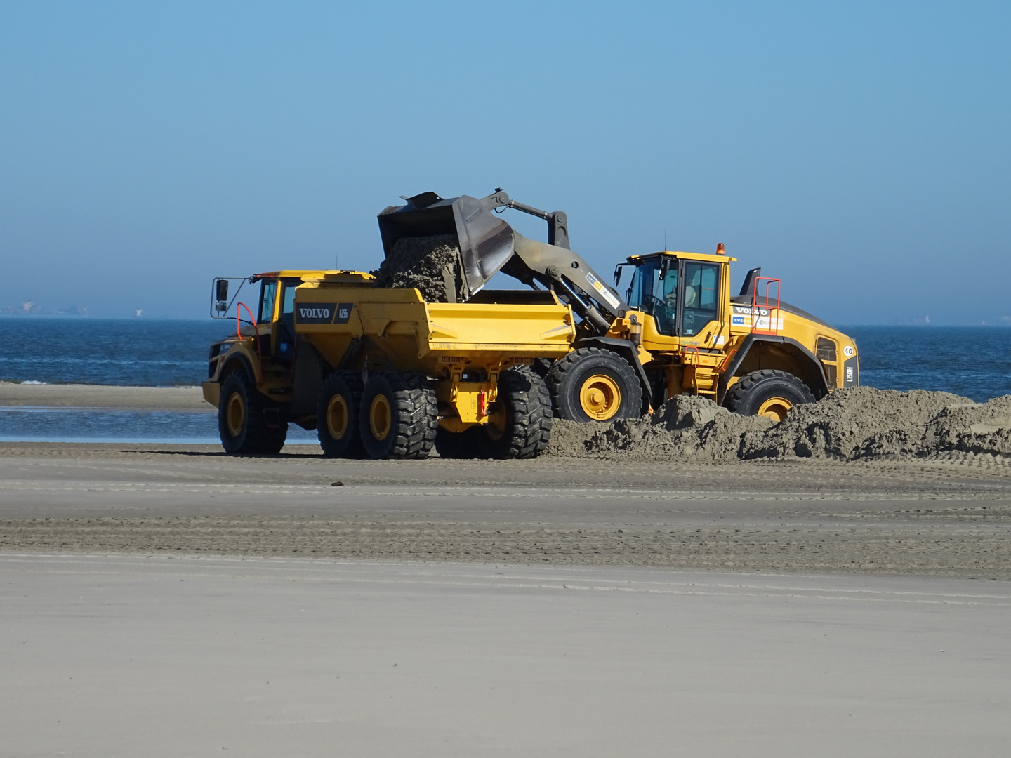 Wangerooge, Sand für den Deichbau.