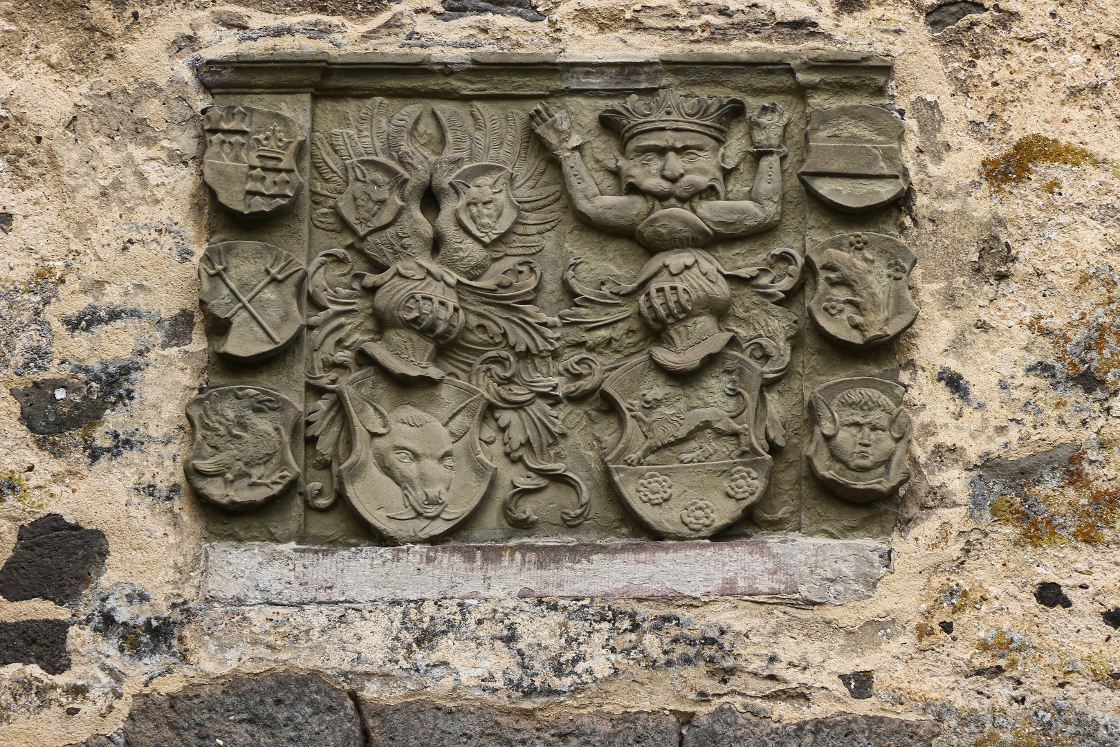 Wappen am Schloss Eisenbach (2017_06_22_EOS 100D_2064_ji)