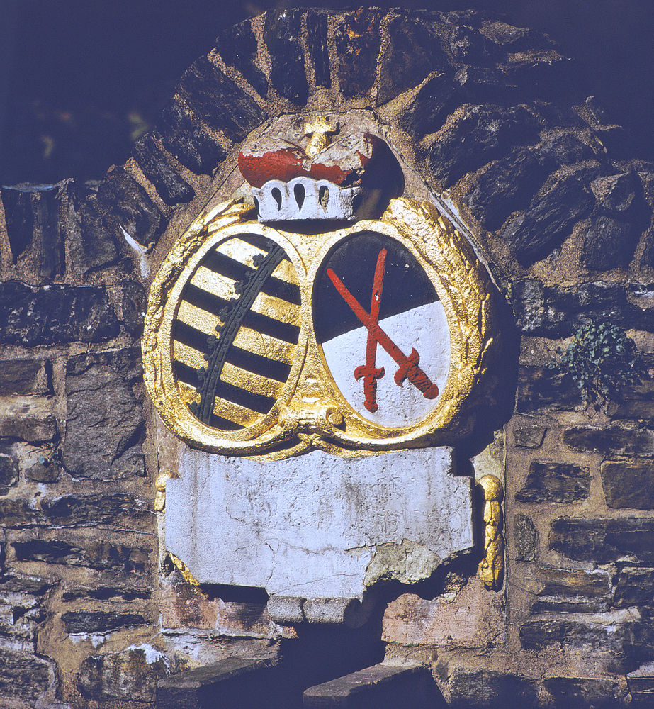 Wappen an der Brücke