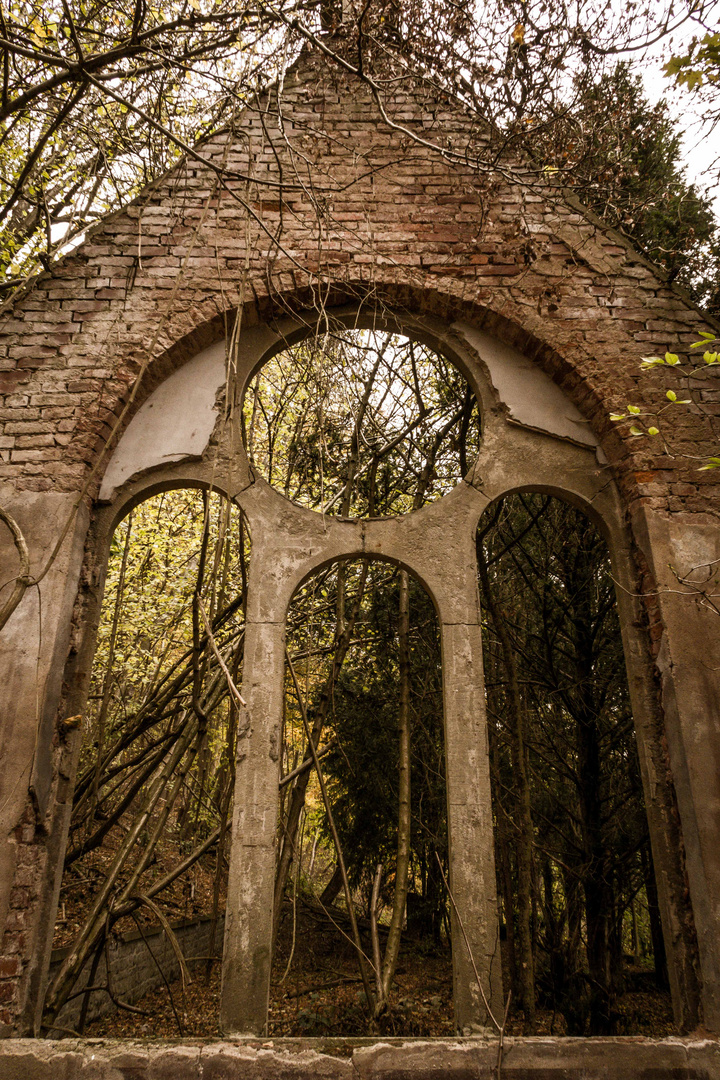 War mal eine schöne Friedhofskapelle