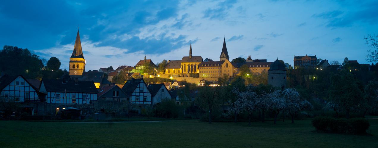 Warburg Panorama in der blauen Stunde