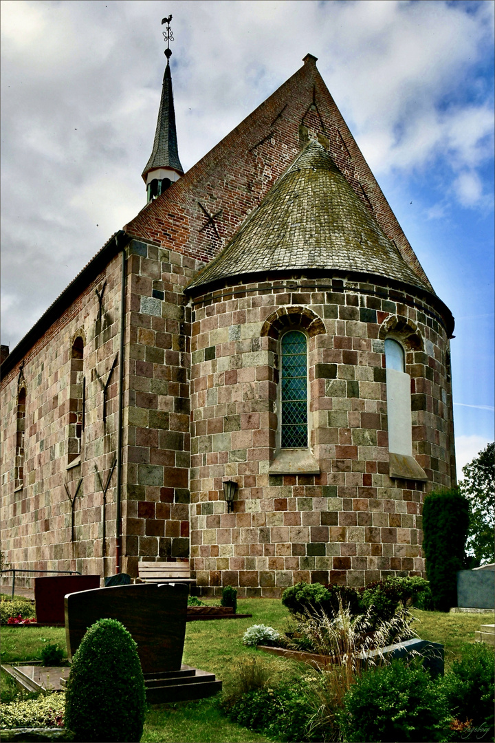 Warftkirche „St. Sixtus- und Sinicius" in Hohenkirchen