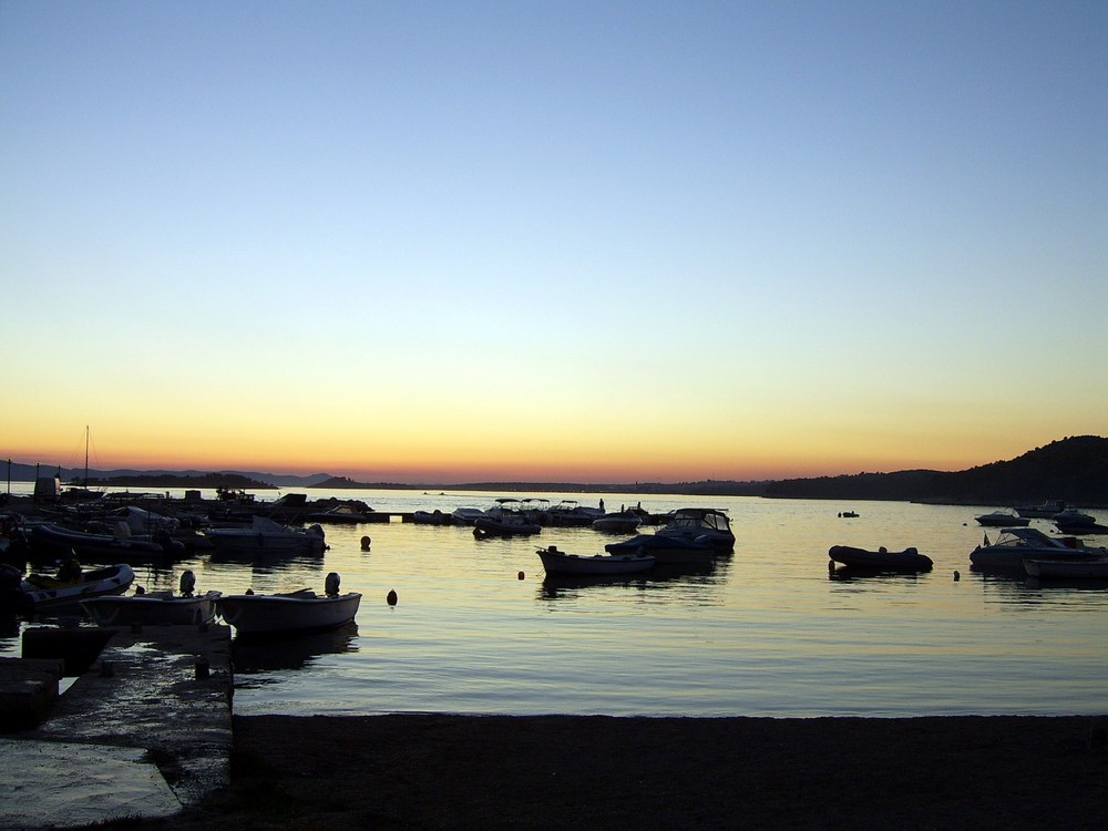 warmer abend am Hafen