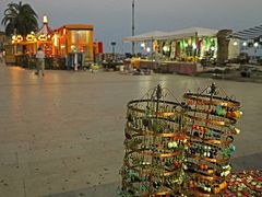 Warmer Sommerabend auf dem Platz / Una sera estiva e calda in piazza