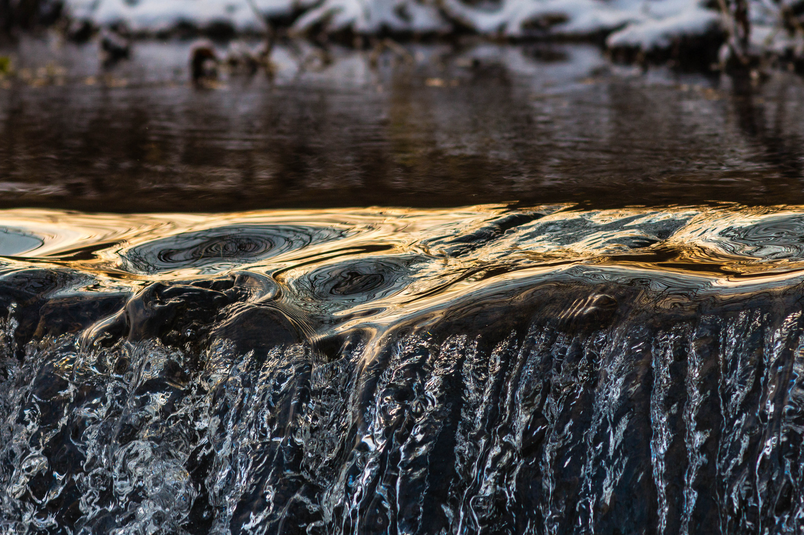 Warmes Licht im kalten Wasser