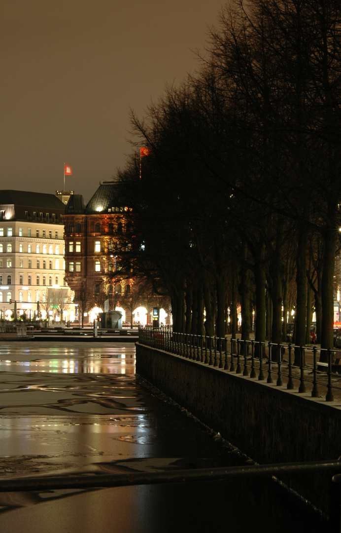 Warmes Licht in der kalten Nacht