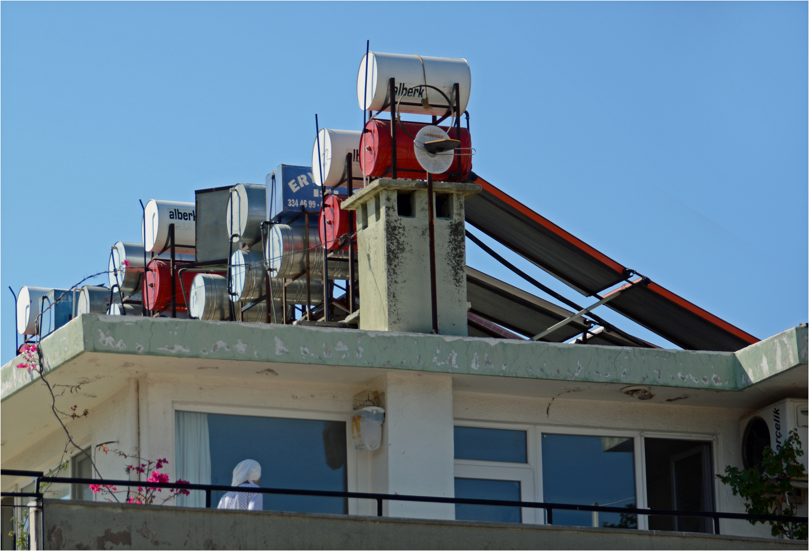 Warmes Wasser aus der Solaranlage in Antalya