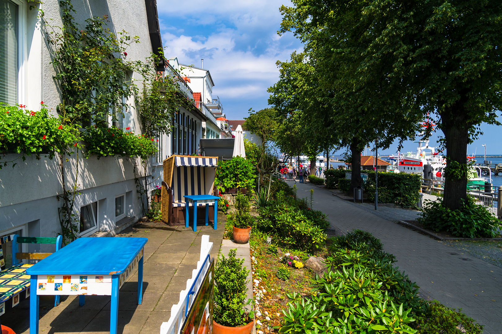 Warnemünde 102 ...