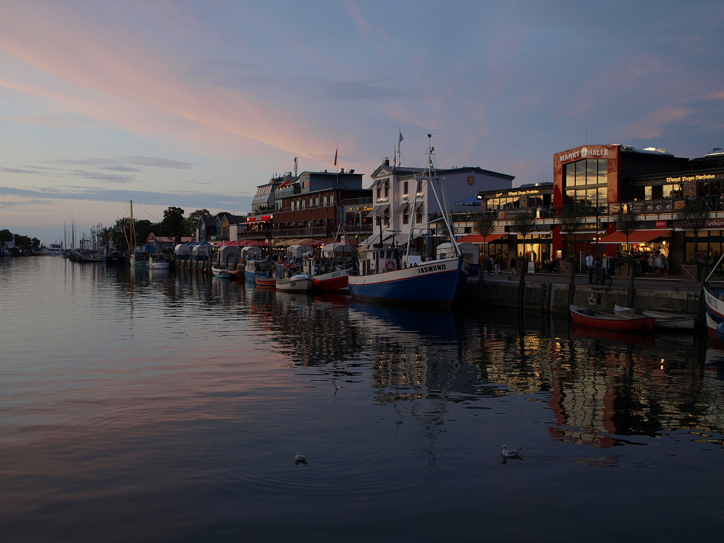 Warnemünde ... Abend "Am alten Strom"