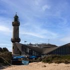 Warnemünde - alter Leuchtturm und "Teepott"