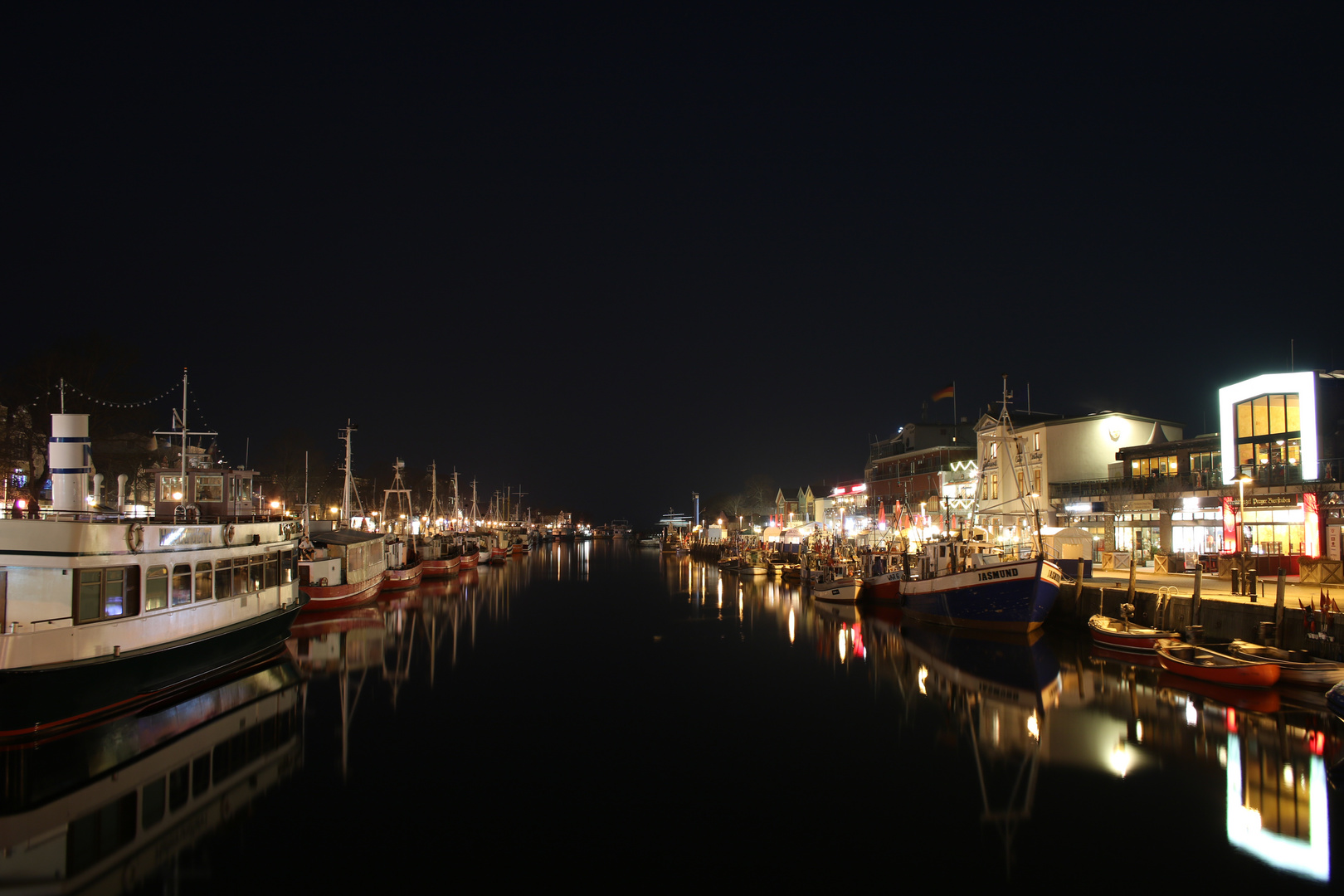 Warnemünde, Alter Strom