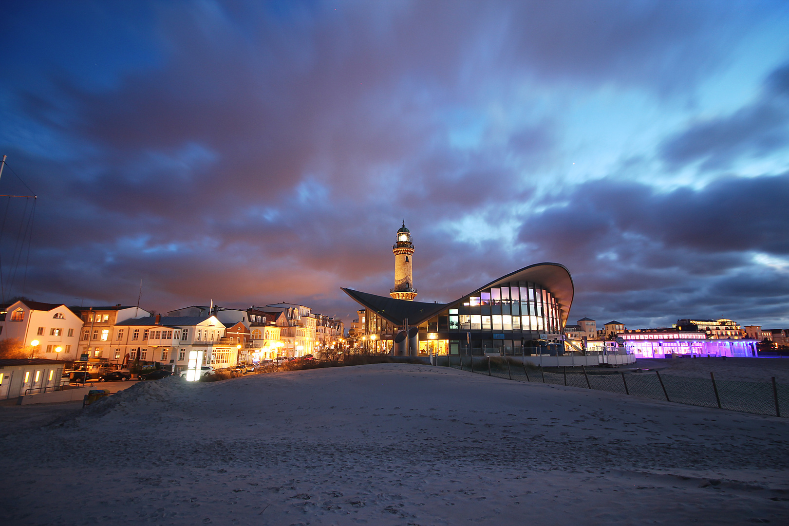 Warnemünde am Abend