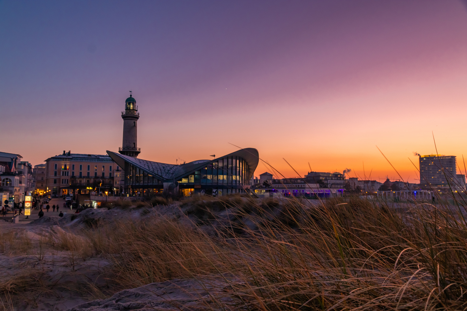 Warnemünde am Abend