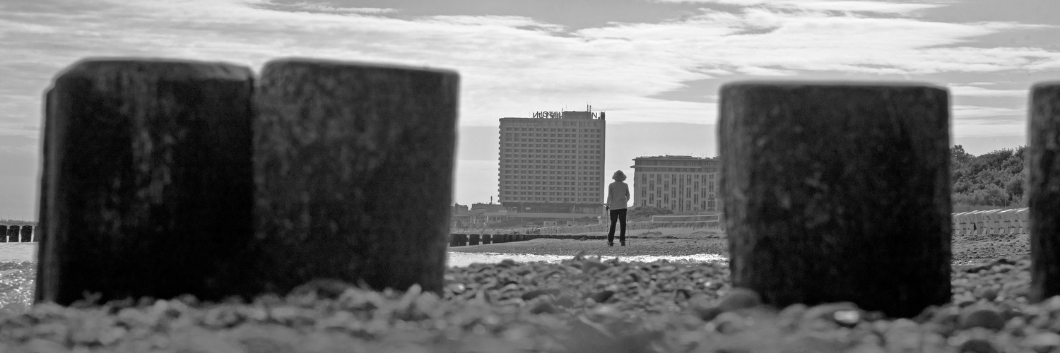 Warnemünde beach - Hotel Neptun