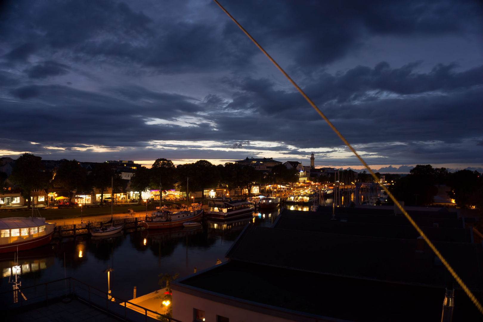 Warnemünde bei Nacht