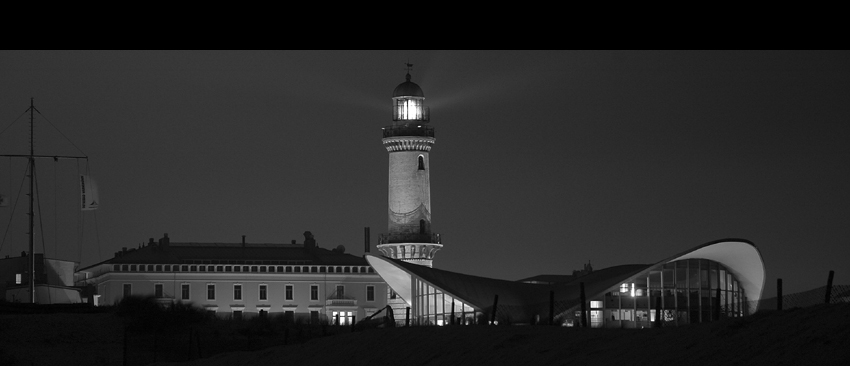 Warnemünde bei Nacht