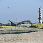 Warnemünde, Blick auf Leuchtturm und Teepott