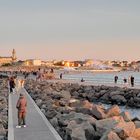 Warnemünde  -  Blick vom Ende der Westmole Richtung Stadt / Leuchtturm