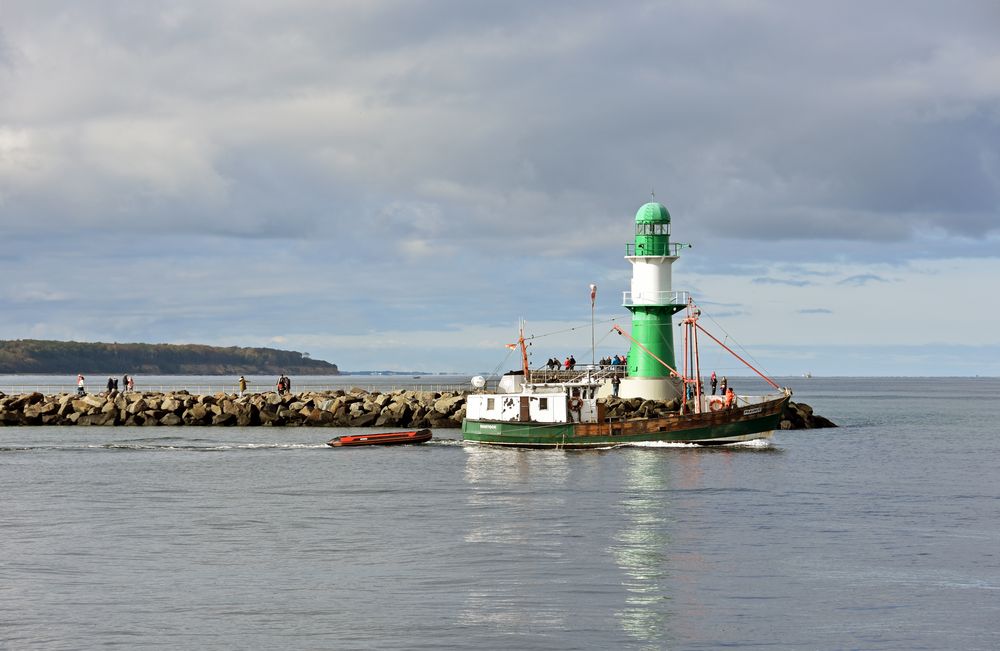 Warnemünde, Blick von der Ostmole zur Westmole