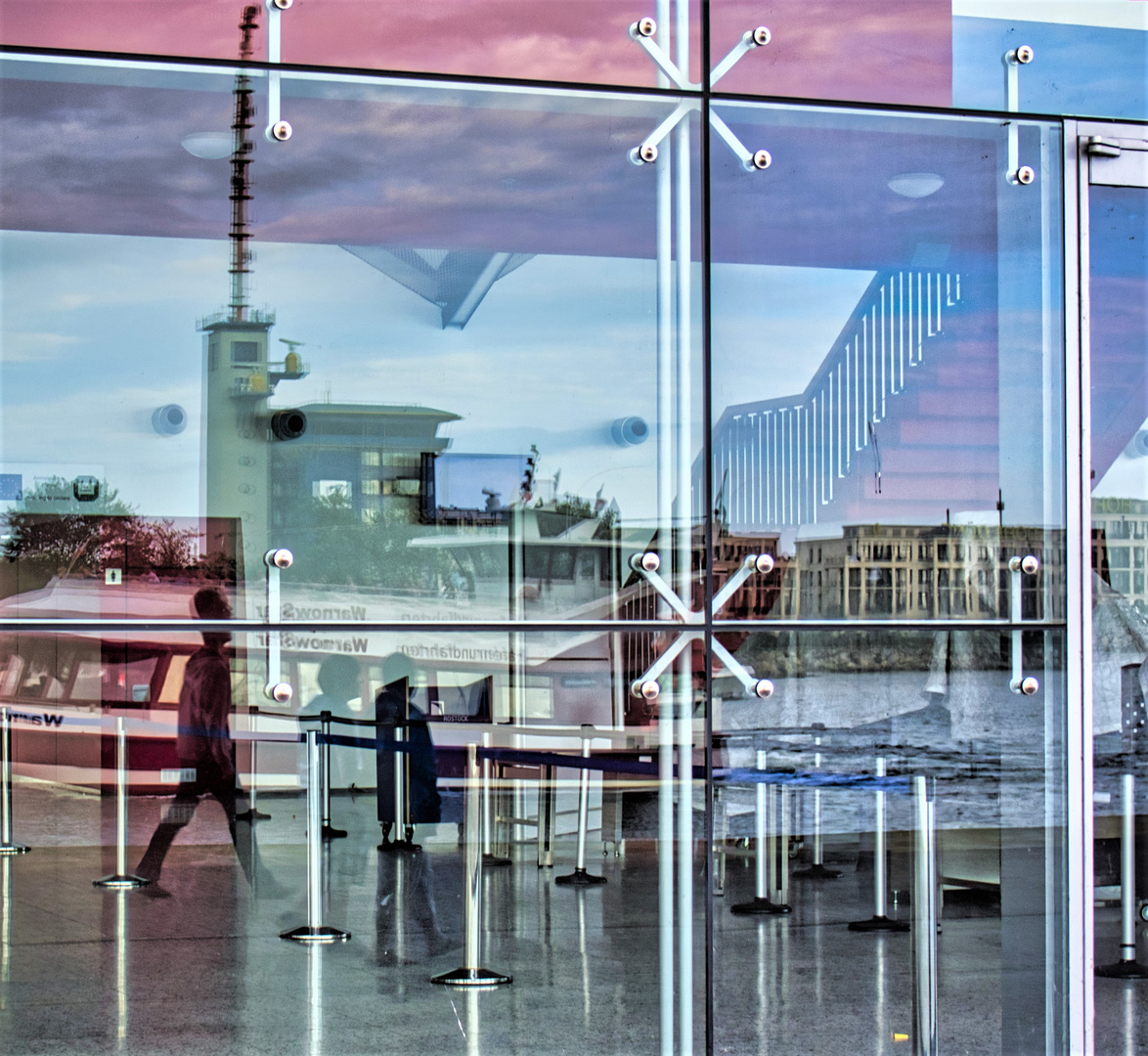 Warnemünde Cruise Center 8