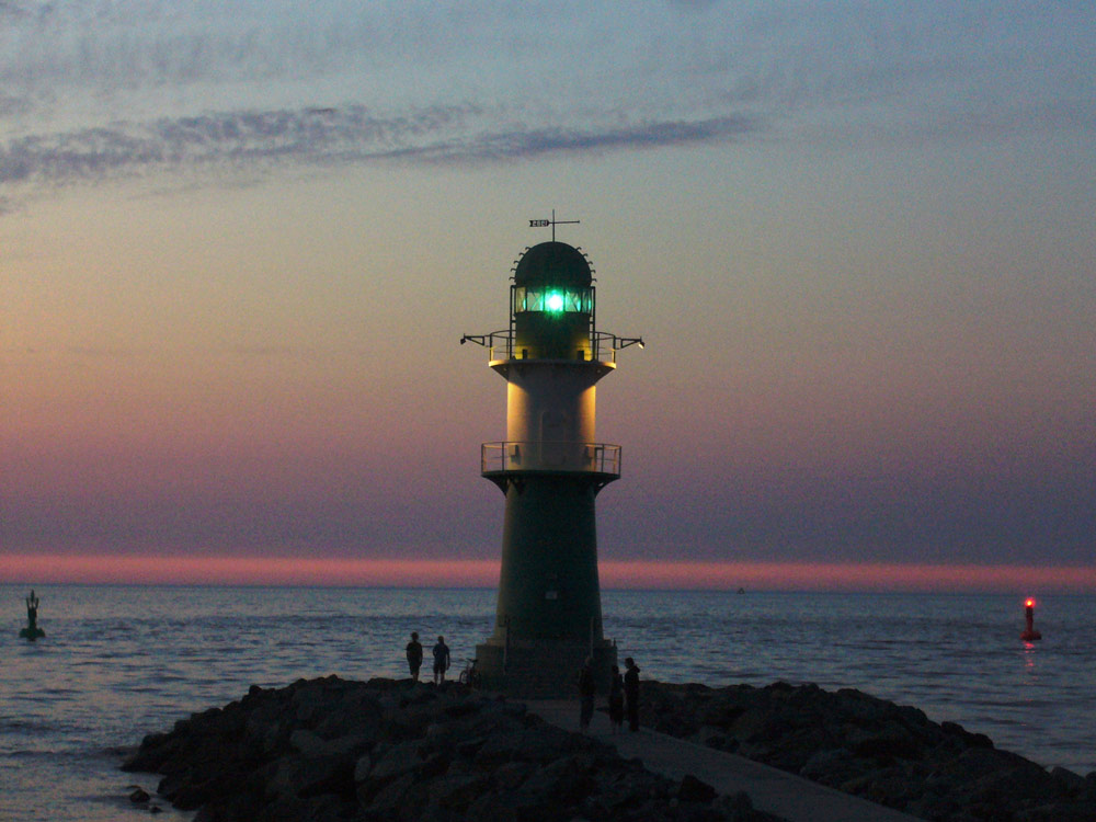 Warnemünde Hafenausfahrt - Leuchtturm im Abendrot - Lighthouse one hour after sunset