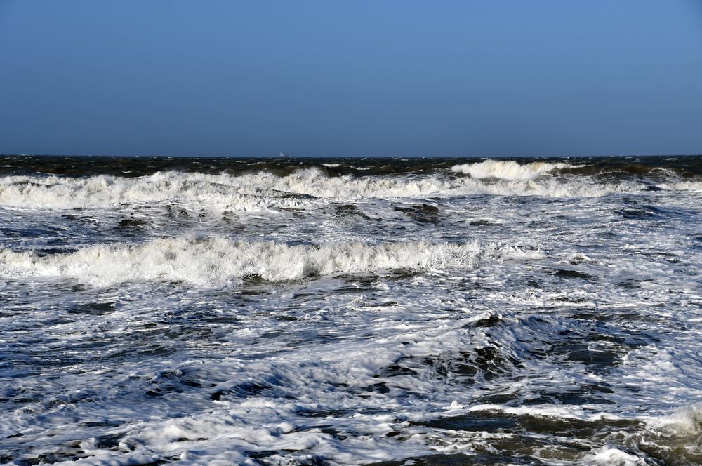 Warnemünde im Sturmtief "Nadia"