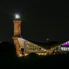 Warnemünde leuchtet - Leuchtturm und Teepott