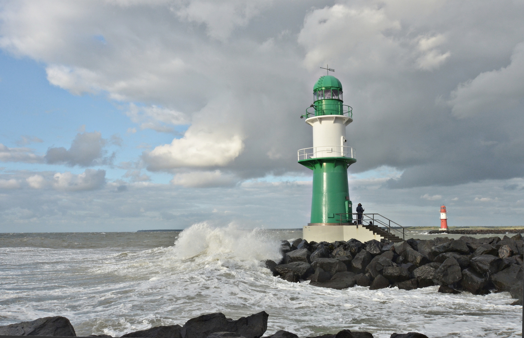 Warnemunde Leuchtturm Foto Bild Motive Lauchtturm Warnemunde Ostsee Sturm Meer Wellen Wes Bilder Auf Fotocommunity