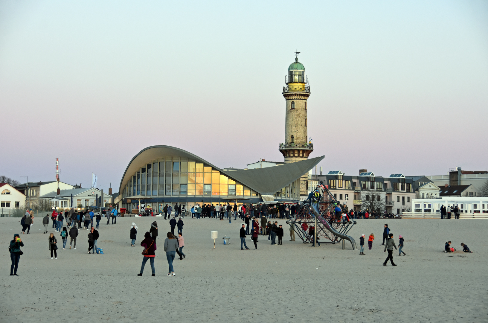 Warnemünde mit Teepott und Leuchtturm