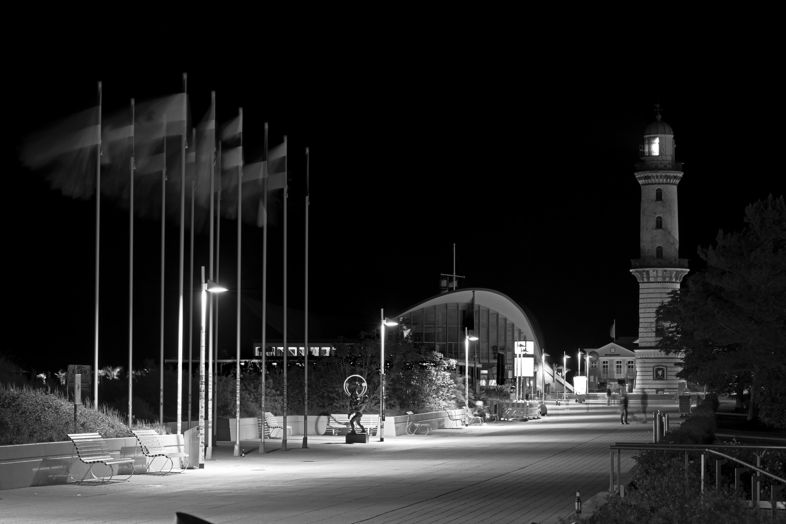 Warnemünde - "Promenade" at night