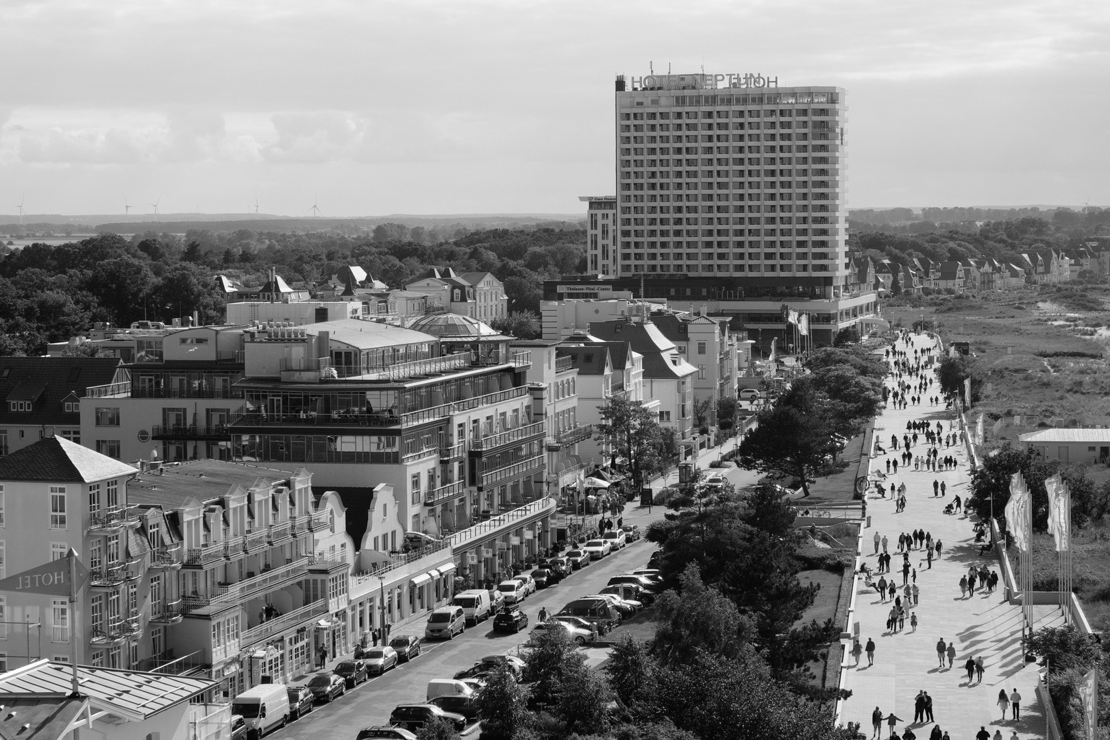 Warnemünde - Promenade und Seestraße