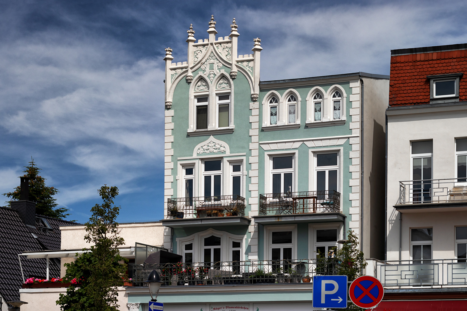 Warnemünde - restaurierte Hausfassade 