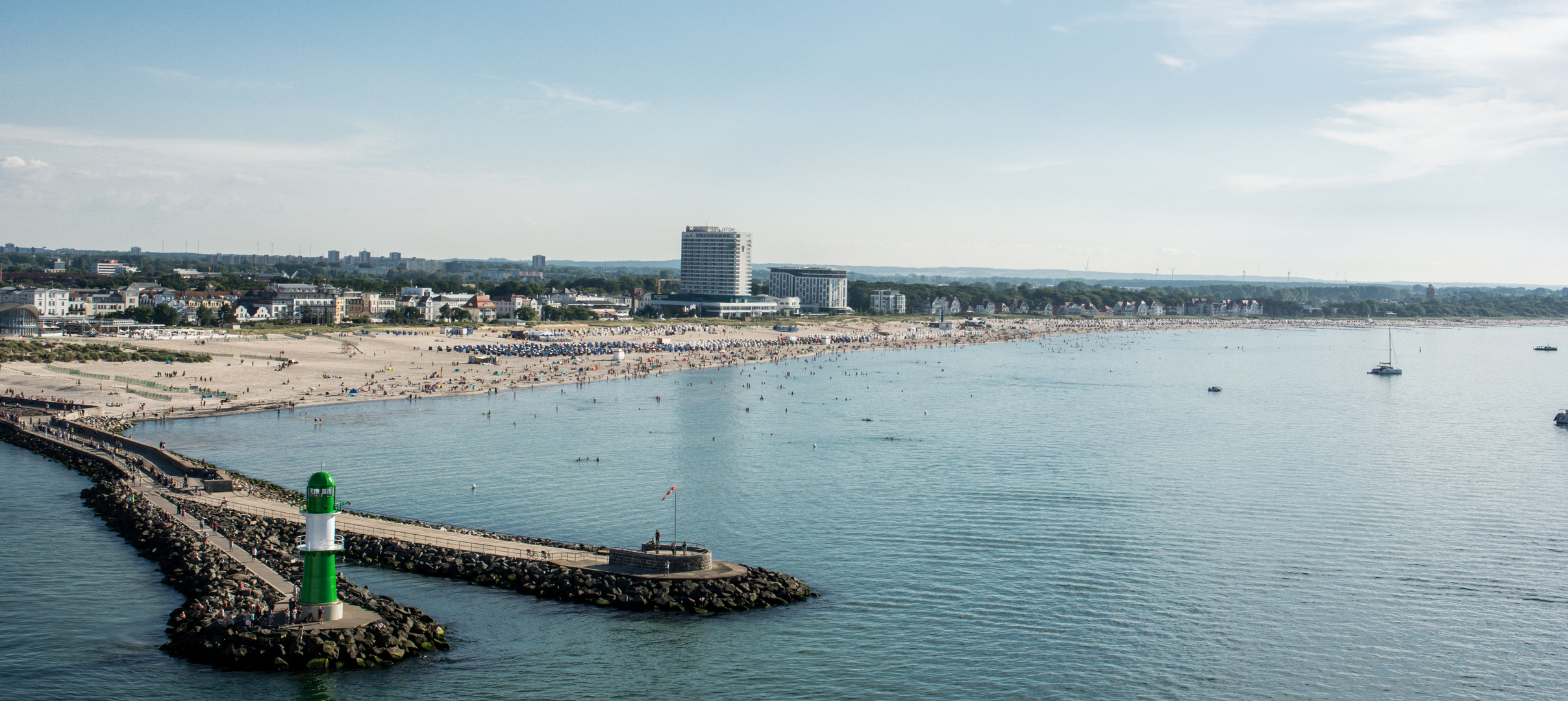 Warnemünde Strand im Sommer