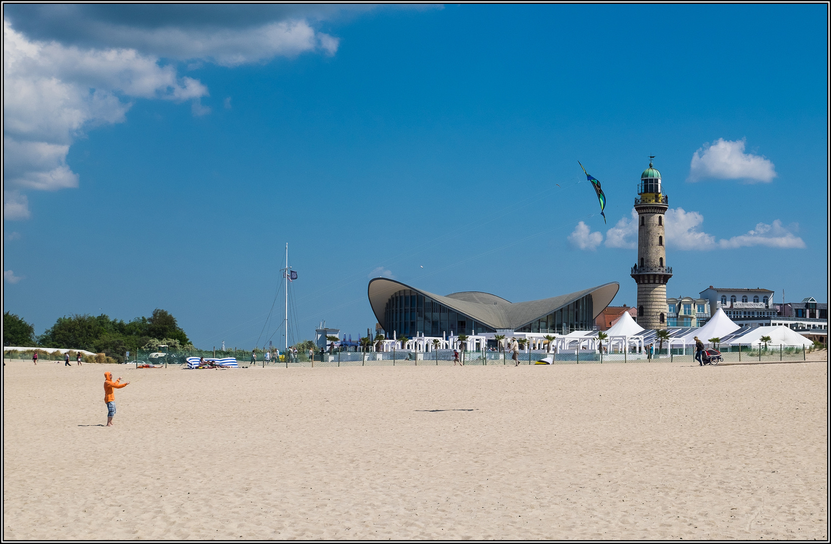 Warnemünde Teepott u. Leuchtturm