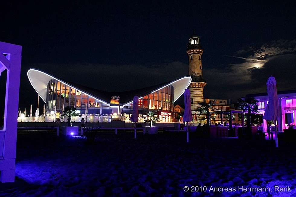 Warnemünde Teepott und Leuchtturm