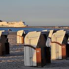 Warnemünde vom Strand aus gesehen