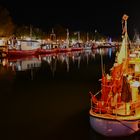 ...  Warnemünder "Futterkutter" und Fischkutter   am Alten Strom ....